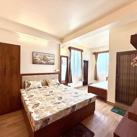 Yepplo Holiday Home - Complimentary Breakfast - 24 Hrs Caretaker & Power Backup シロン エクステリア 写真