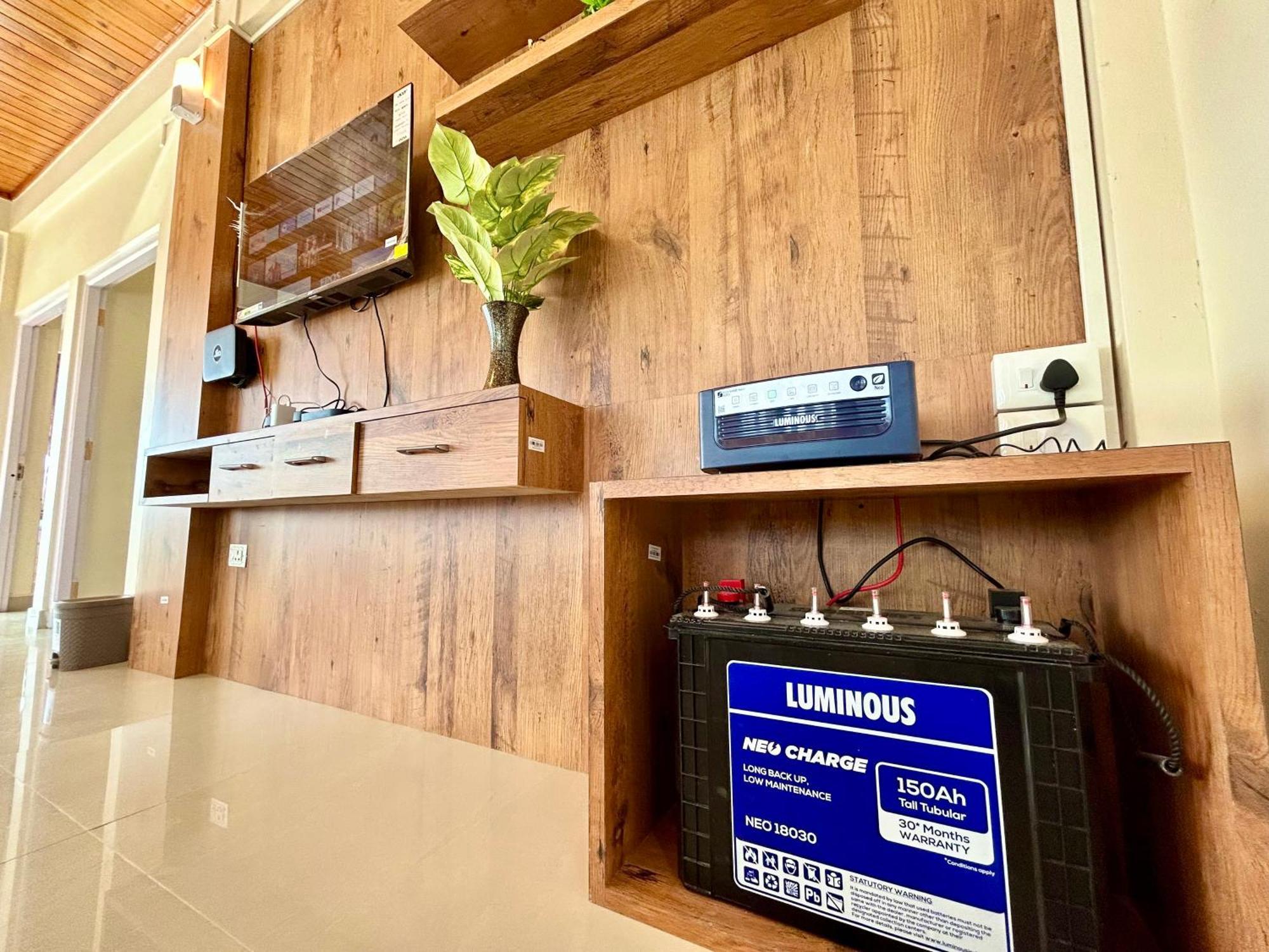 Yepplo Holiday Home - Complimentary Breakfast - 24 Hrs Caretaker & Power Backup シロン エクステリア 写真