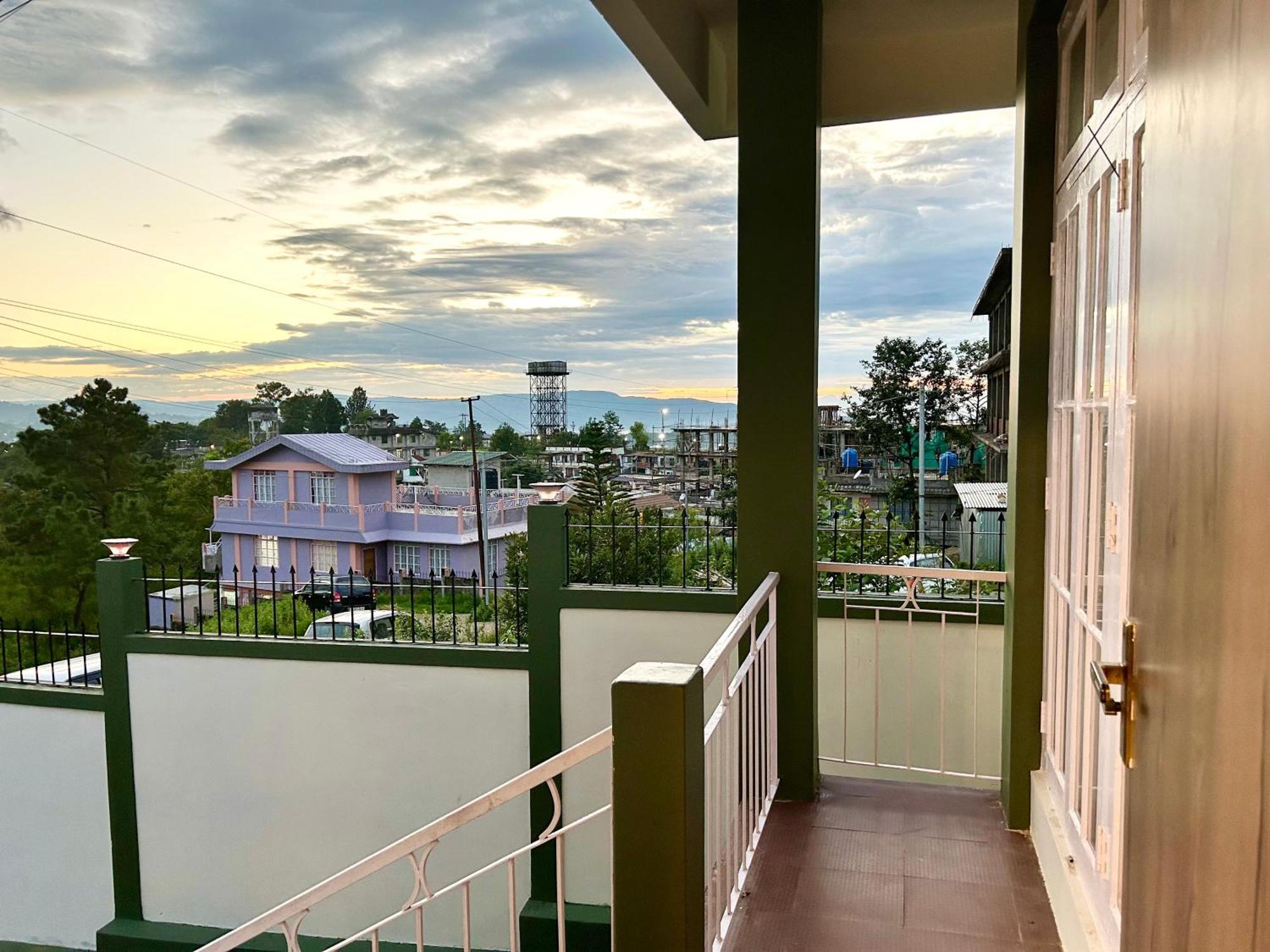 Yepplo Holiday Home - Complimentary Breakfast - 24 Hrs Caretaker & Power Backup シロン エクステリア 写真