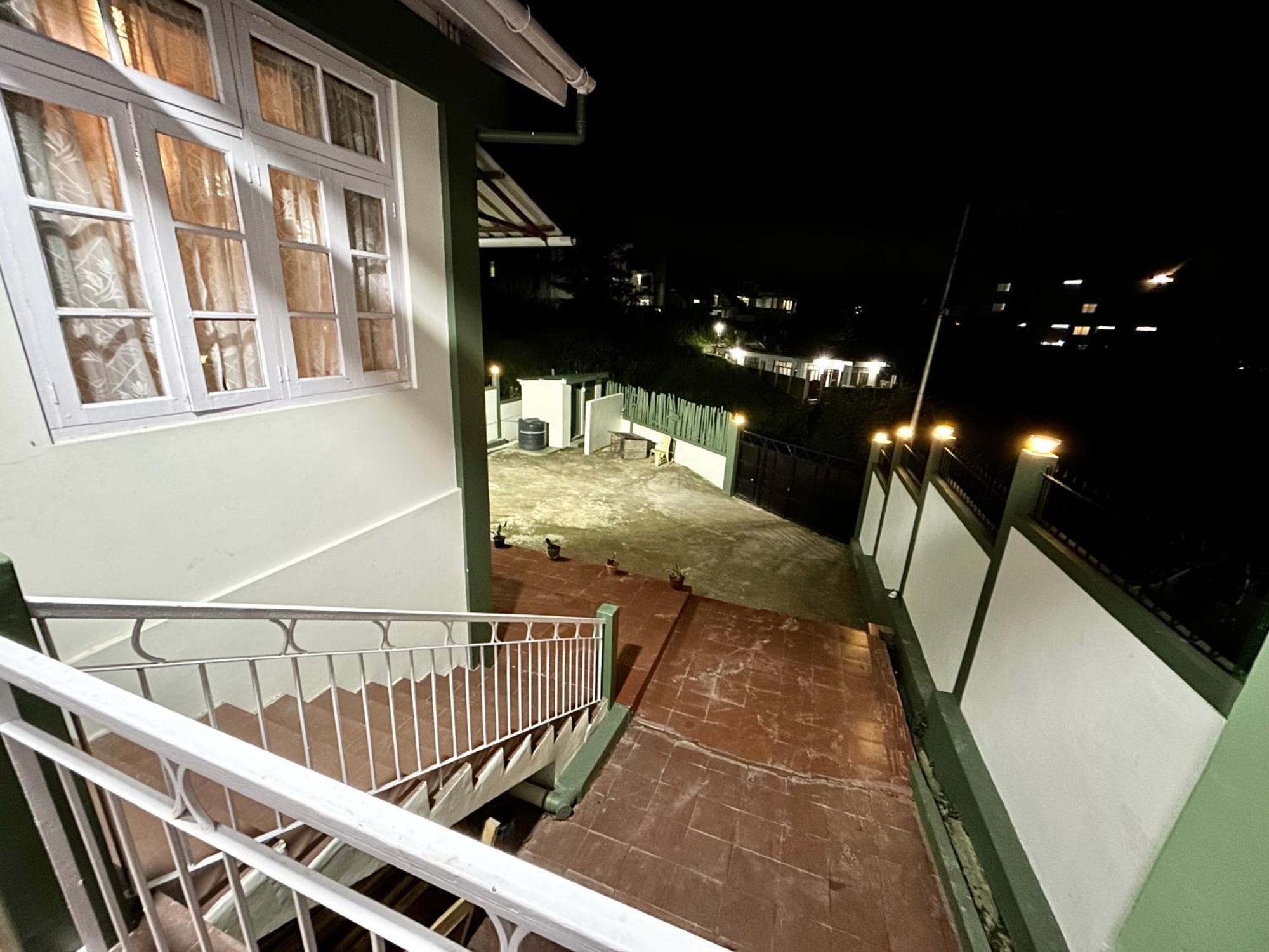 Yepplo Holiday Home - Complimentary Breakfast - 24 Hrs Caretaker & Power Backup シロン エクステリア 写真