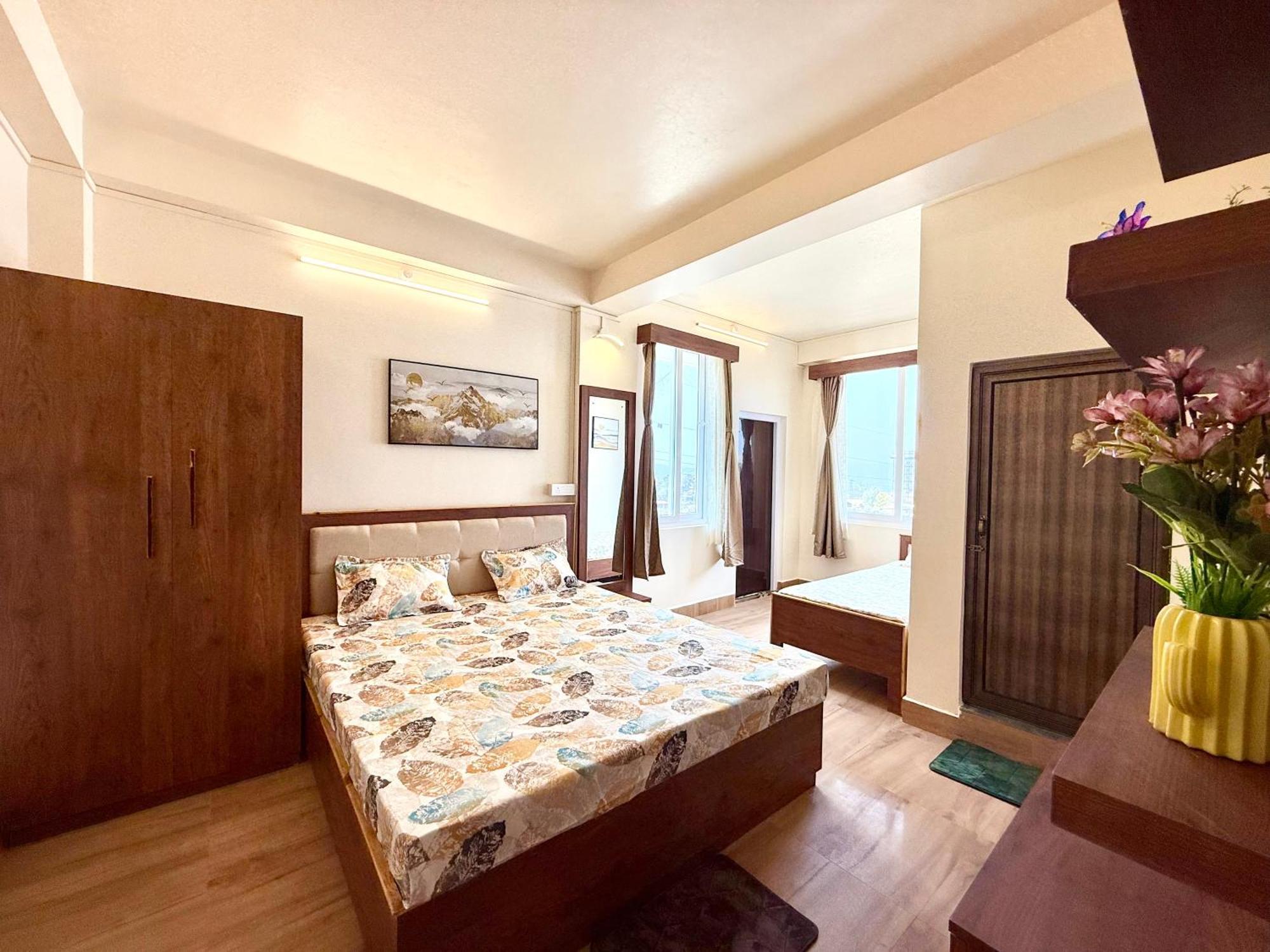 Yepplo Holiday Home - Complimentary Breakfast - 24 Hrs Caretaker & Power Backup シロン エクステリア 写真