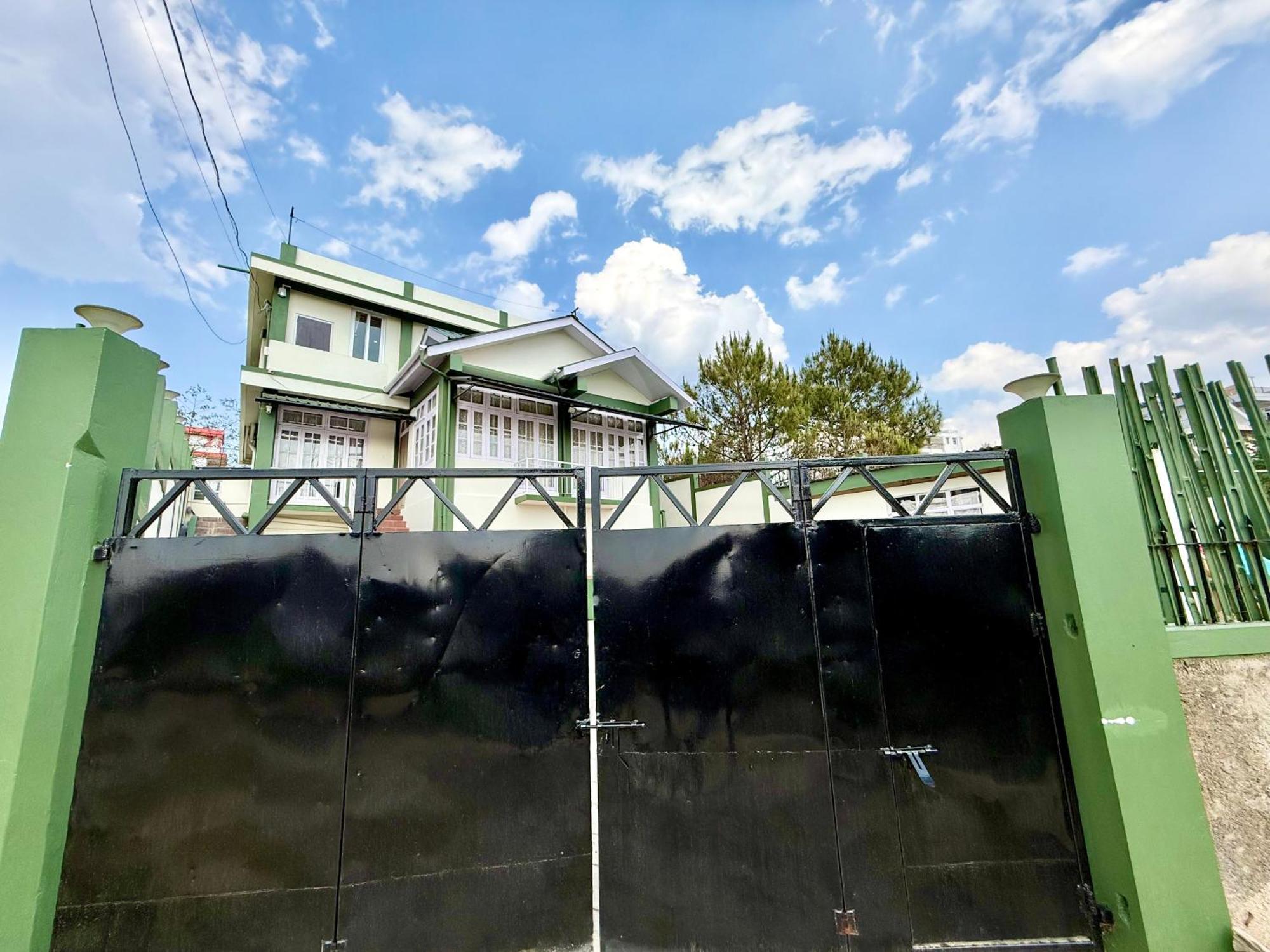 Yepplo Holiday Home - Complimentary Breakfast - 24 Hrs Caretaker & Power Backup シロン エクステリア 写真