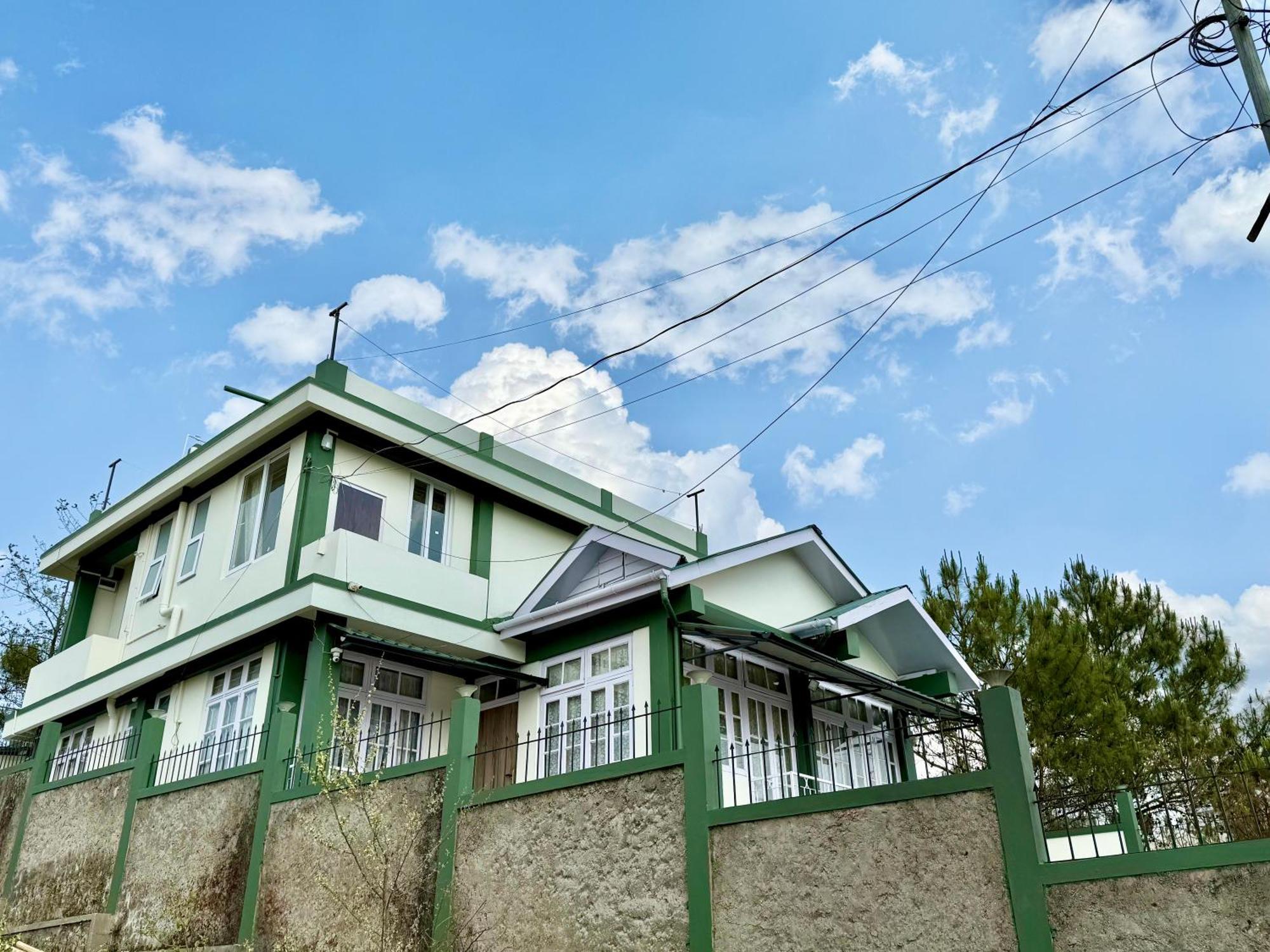 Yepplo Holiday Home - Complimentary Breakfast - 24 Hrs Caretaker & Power Backup シロン エクステリア 写真