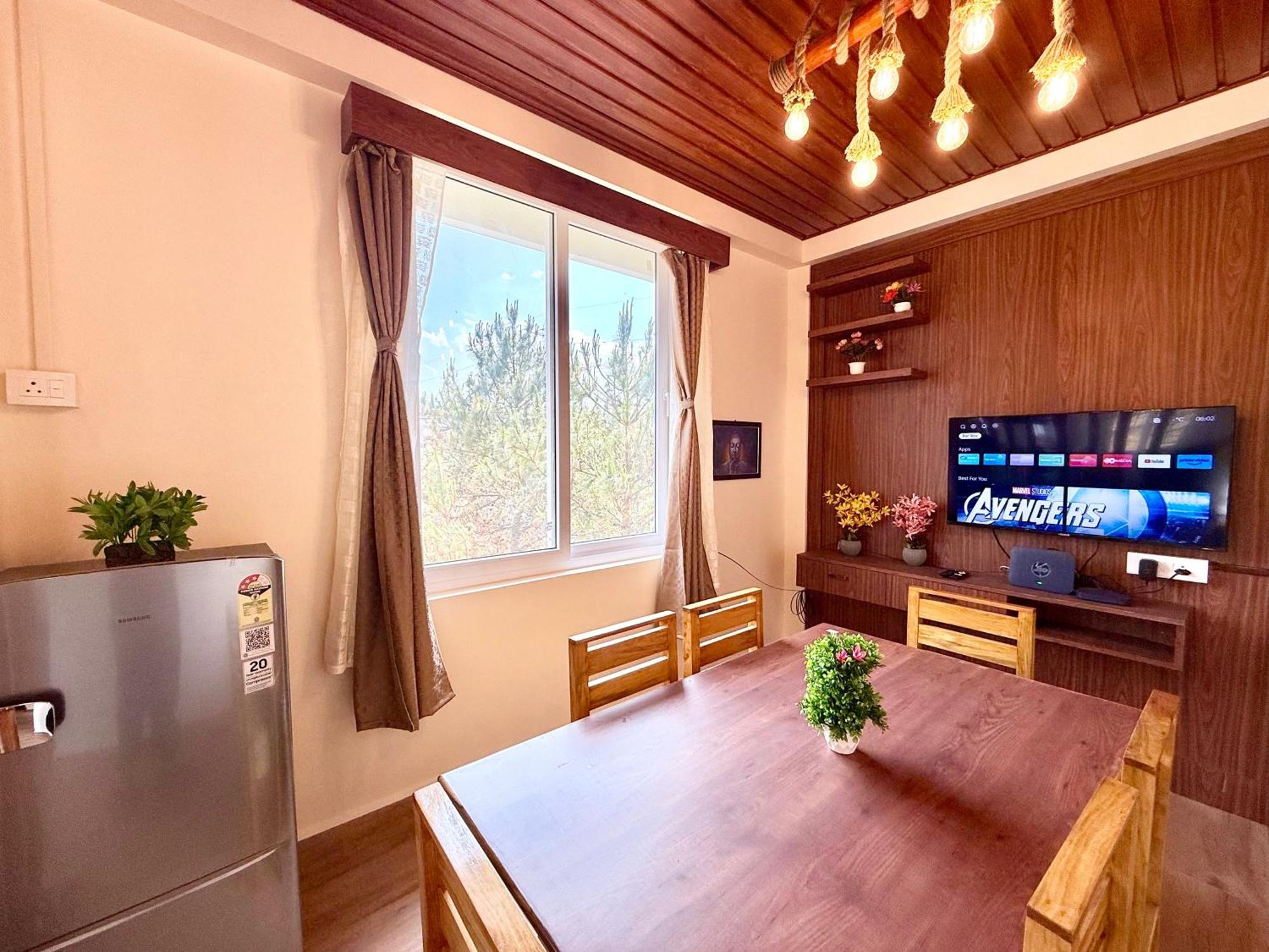 Yepplo Holiday Home - Complimentary Breakfast - 24 Hrs Caretaker & Power Backup シロン エクステリア 写真