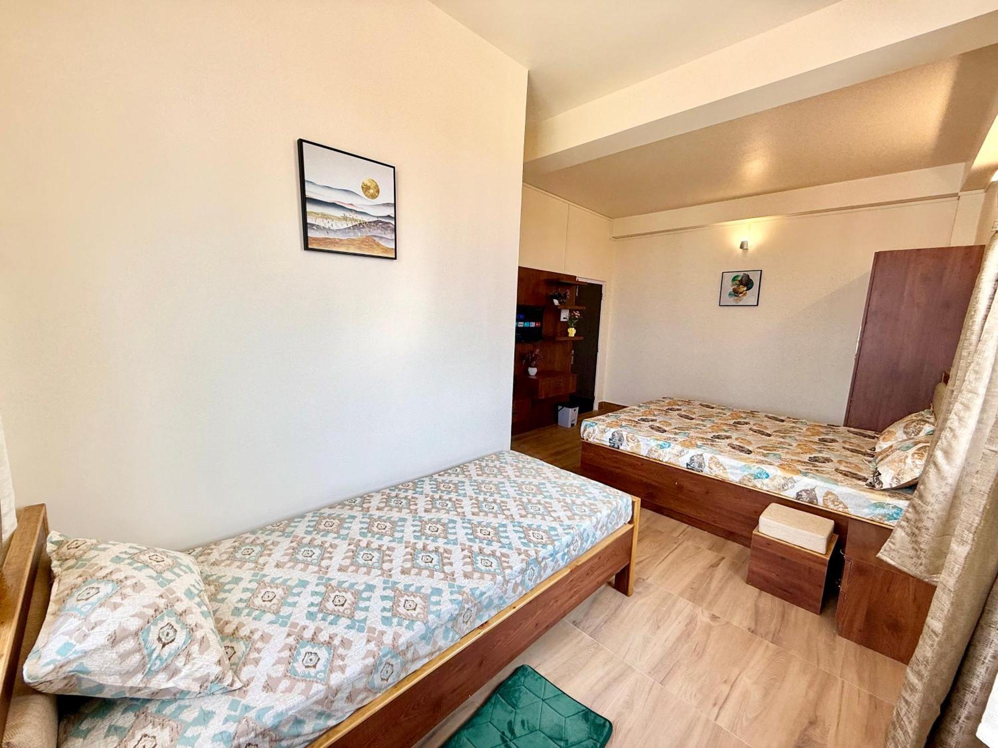 Yepplo Holiday Home - Complimentary Breakfast - 24 Hrs Caretaker & Power Backup シロン エクステリア 写真