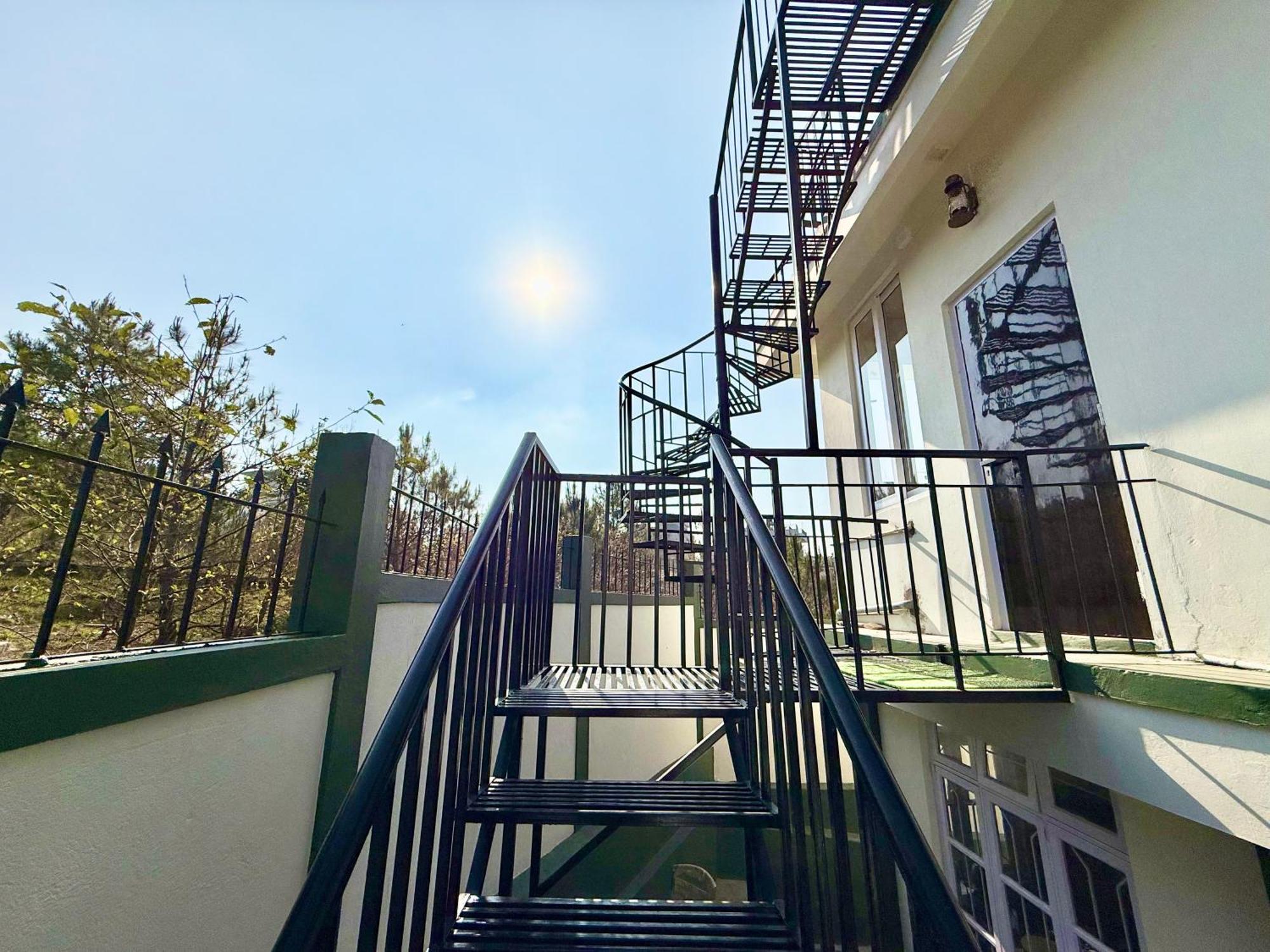 Yepplo Holiday Home - Complimentary Breakfast - 24 Hrs Caretaker & Power Backup シロン エクステリア 写真