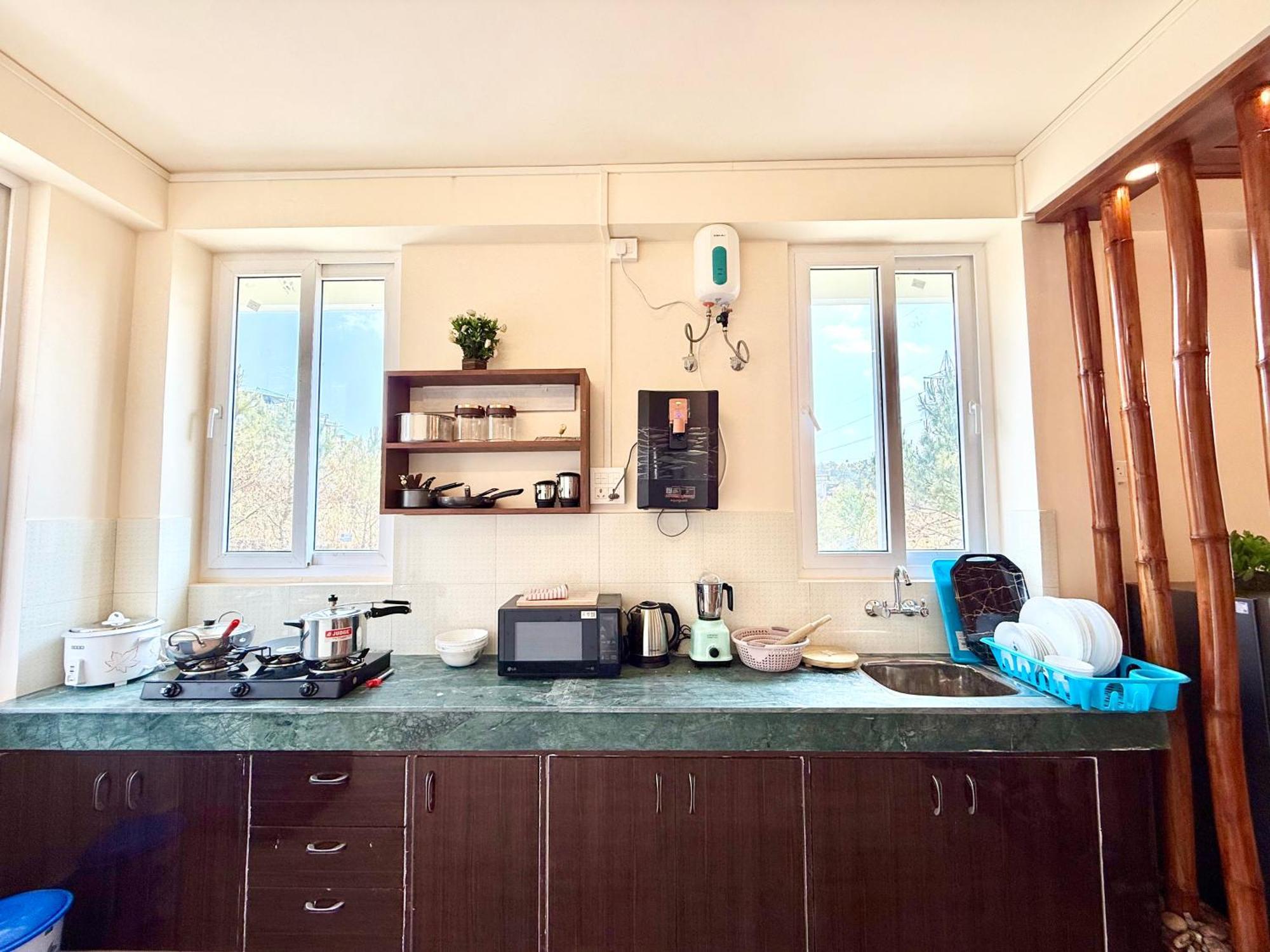 Yepplo Holiday Home - Complimentary Breakfast - 24 Hrs Caretaker & Power Backup シロン エクステリア 写真